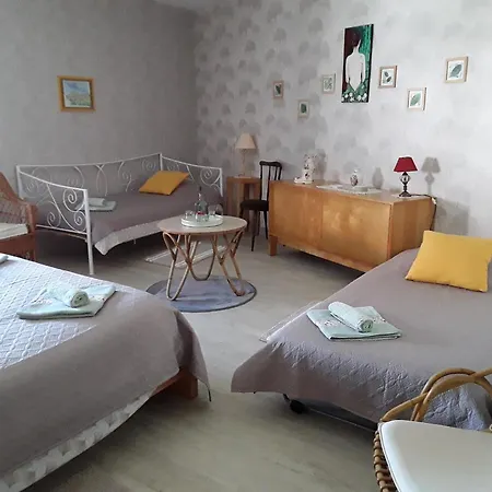 Chez Domi Jardin Du Bourg Couette-café *