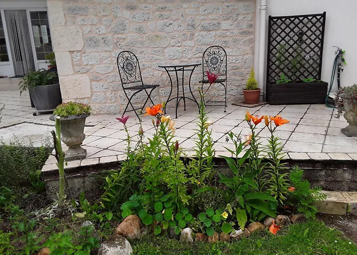 Chez Domi Jardin Du Bourg * Javerlhac-et-la-Chapelle-Saint-Robert